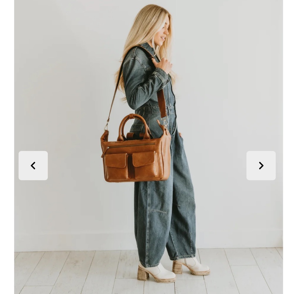Kindly Camryn Mid-size Camera Bag Brown Vegan Leather